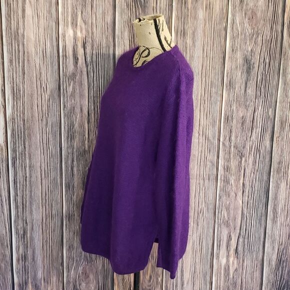 Henri Bendel Lightweight Spring Sweater - Picture 4 of 10